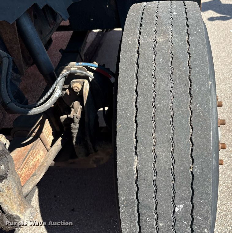 image for item EC4356 2002 GMC C8500 flatbed truck