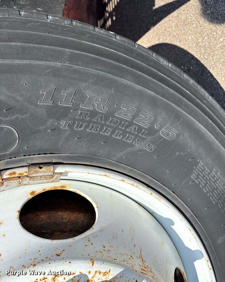 image for item EC4356 2002 GMC C8500 flatbed truck