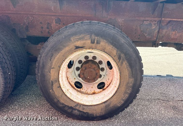 image for item EC4356 2002 GMC C8500 flatbed truck