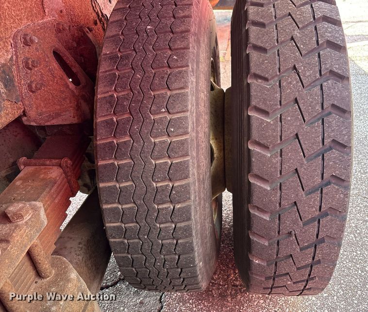 image for item EC4356 2002 GMC C8500 flatbed truck