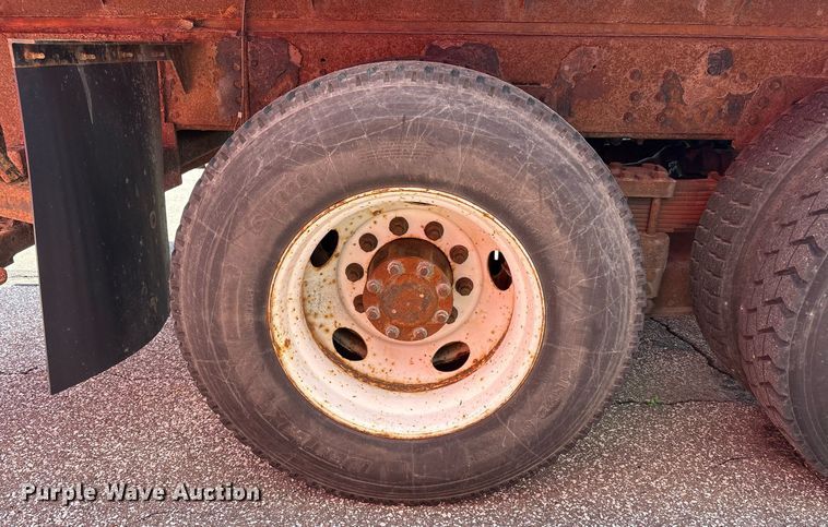 image for item EC4356 2002 GMC C8500 flatbed truck