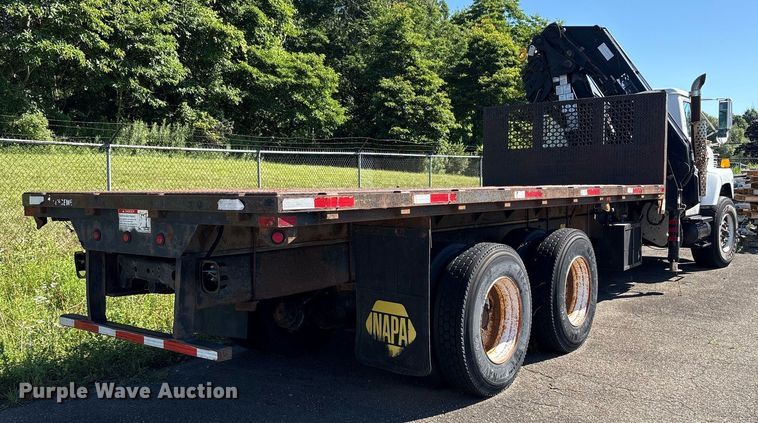 image for item EC4358 2001 International 2674 crane truck