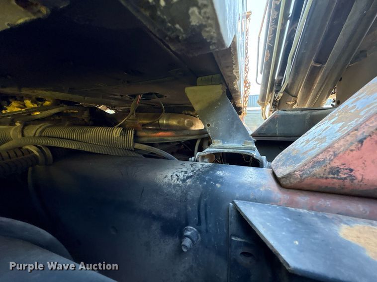 image for item EC4358 2001 International 2674 crane truck