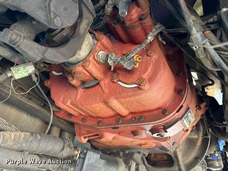 image for item EC4358 2001 International 2674 crane truck