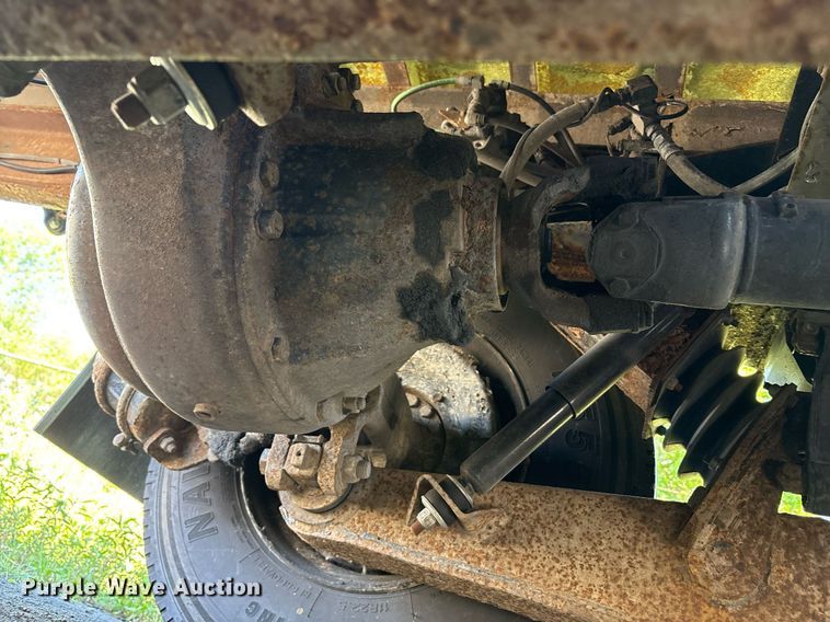 image for item EC4358 2001 International 2674 crane truck