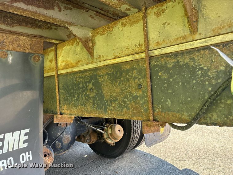 image for item EC4358 2001 International 2674 crane truck