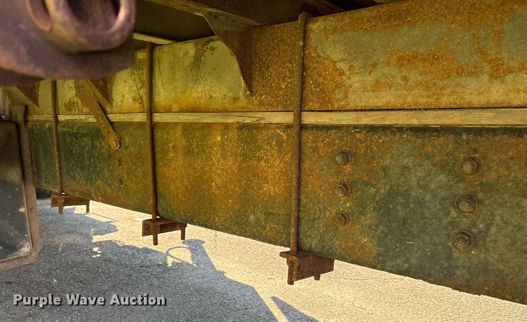 image for item EC4358 2001 International 2674 crane truck