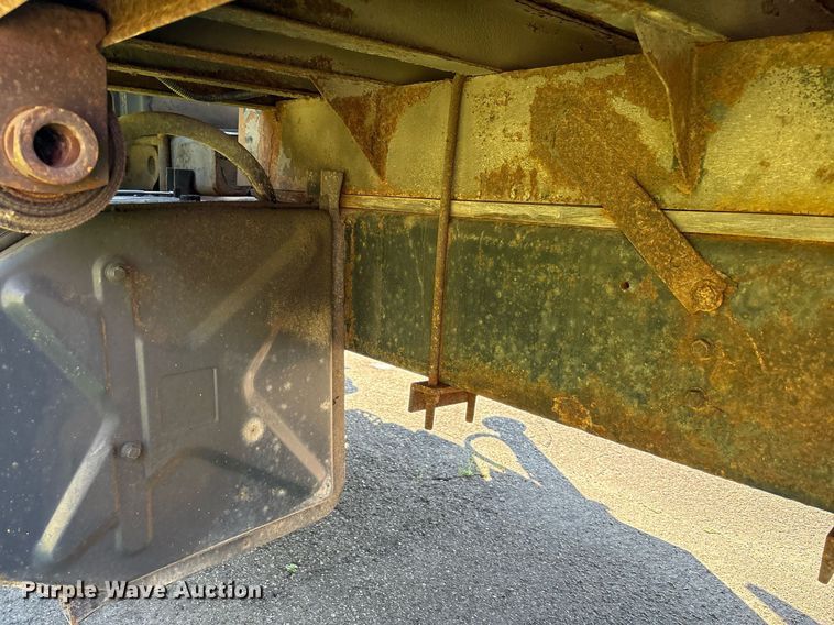 image for item EC4358 2001 International 2674 crane truck