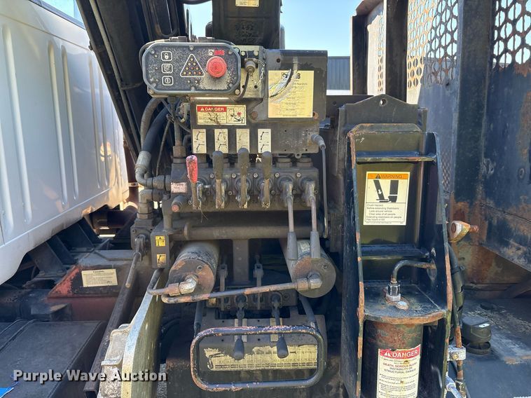 image for item EC4358 2001 International 2674 crane truck