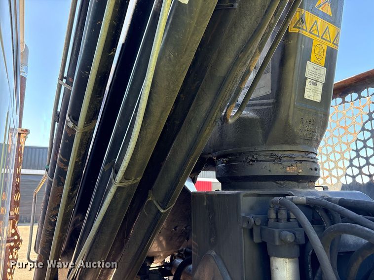 image for item EC4358 2001 International 2674 crane truck