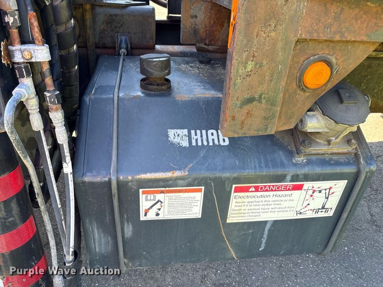 image for item EC4358 2001 International 2674 crane truck