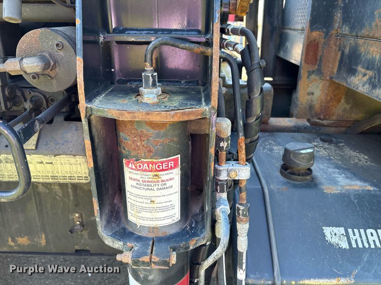 image for item EC4358 2001 International 2674 crane truck