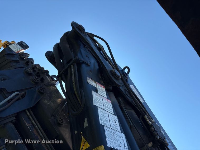 image for item EC4358 2001 International 2674 crane truck