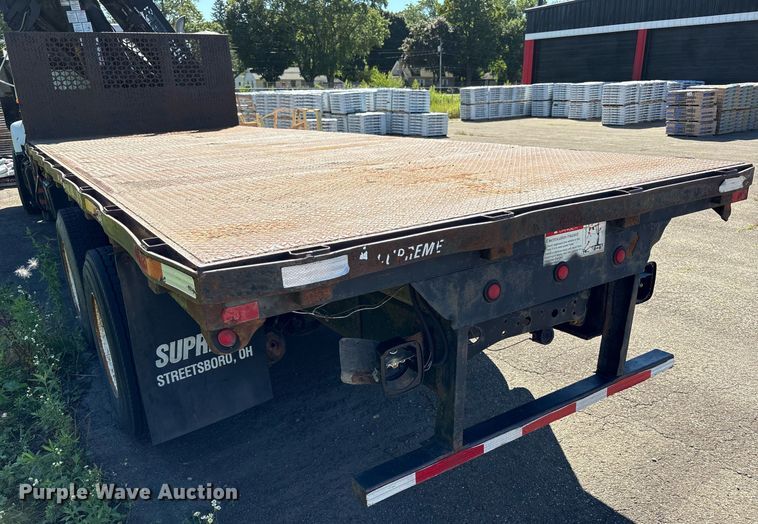 image for item EC4358 2001 International 2674 crane truck