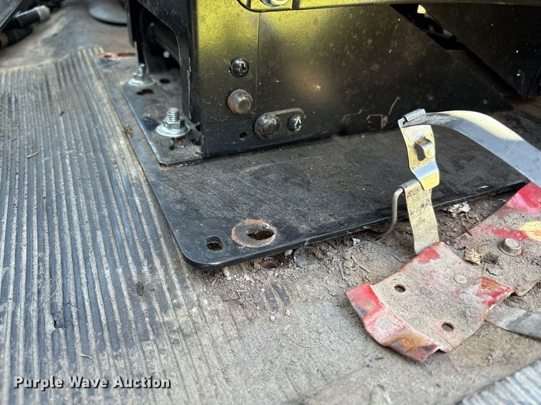 image for item EC4358 2001 International 2674 crane truck