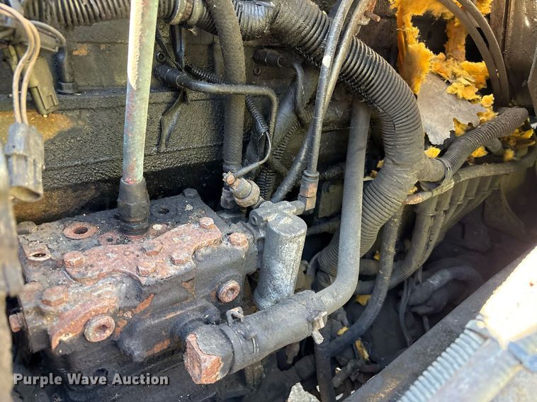 image for item EC4358 2001 International 2674 crane truck