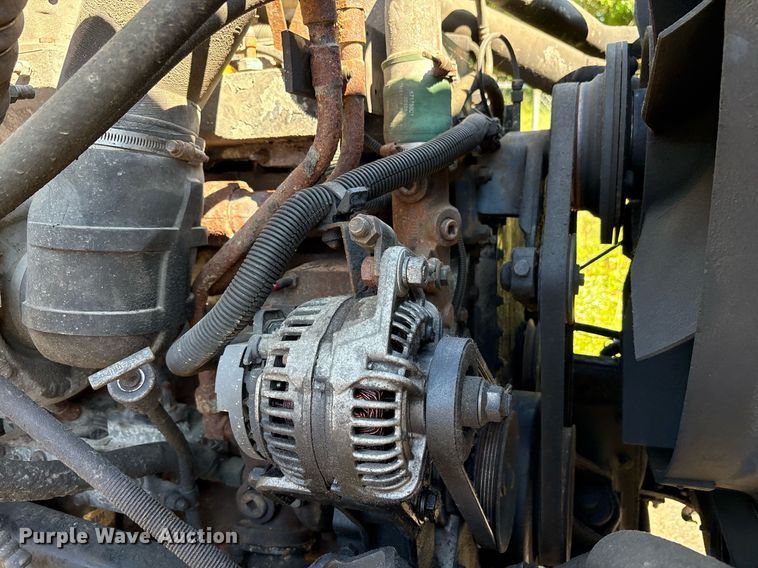 image for item EC4358 2001 International 2674 crane truck