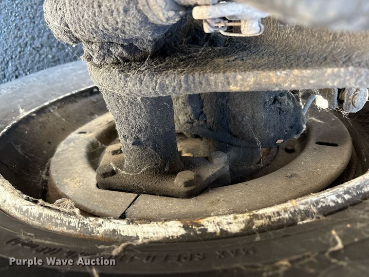 image for item EC4358 2001 International 2674 crane truck