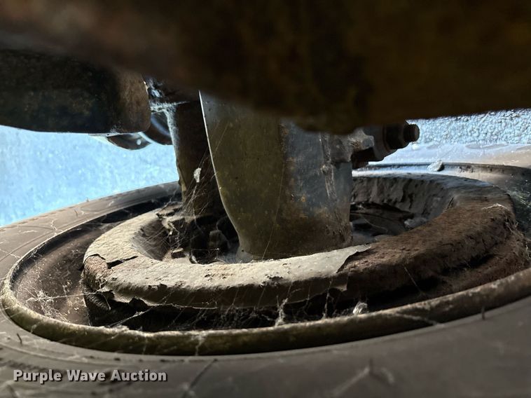 image for item EC4358 2001 International 2674 crane truck