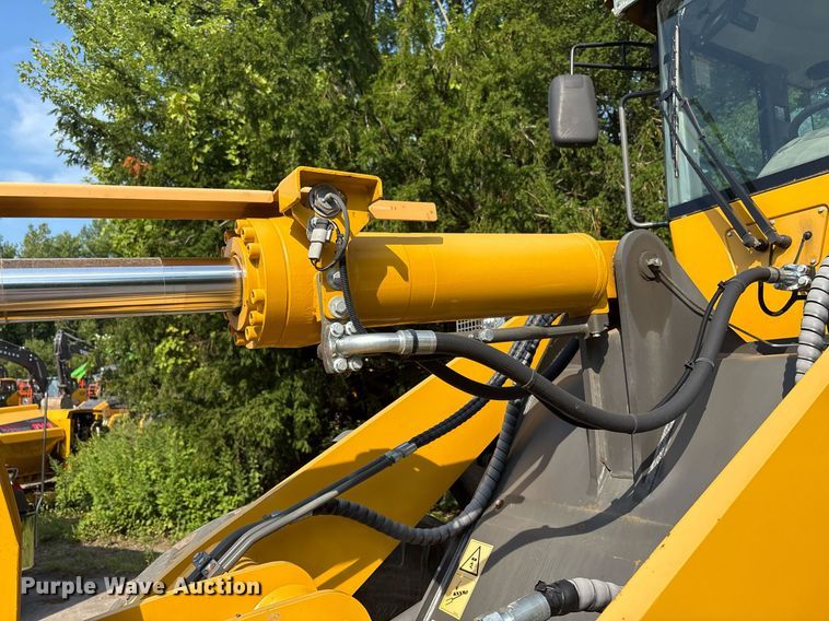 image for item EC4361 2022 SDLG L938F wheel loader