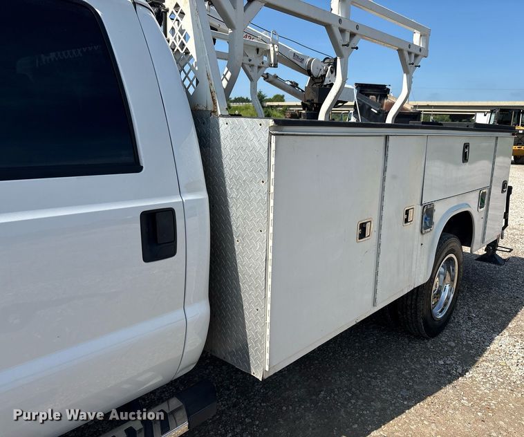 image for item EC4368 2016 Ford F450 Super Duty Crew Cab utility / service truck