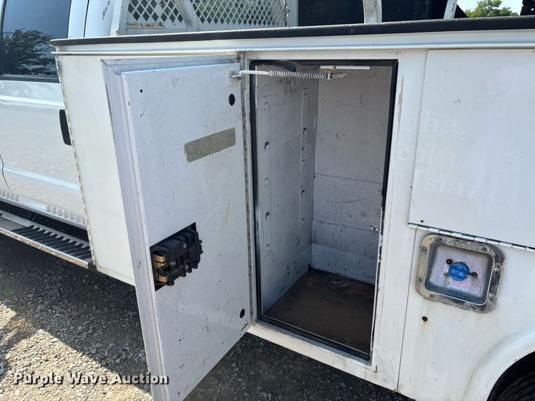 image for item EC4368 2016 Ford F450 Super Duty Crew Cab utility / service truck