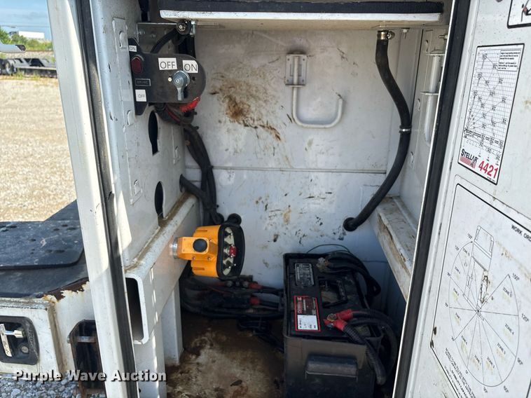 image for item EC4368 2016 Ford F450 Super Duty Crew Cab utility / service truck