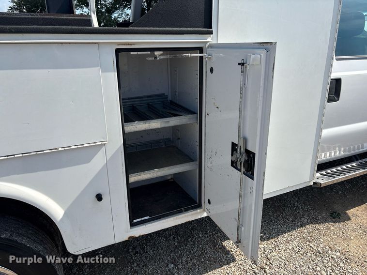 image for item EC4368 2016 Ford F450 Super Duty Crew Cab utility / service truck