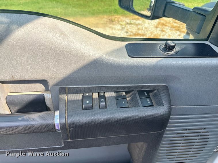 image for item EC4368 2016 Ford F450 Super Duty Crew Cab utility / service truck