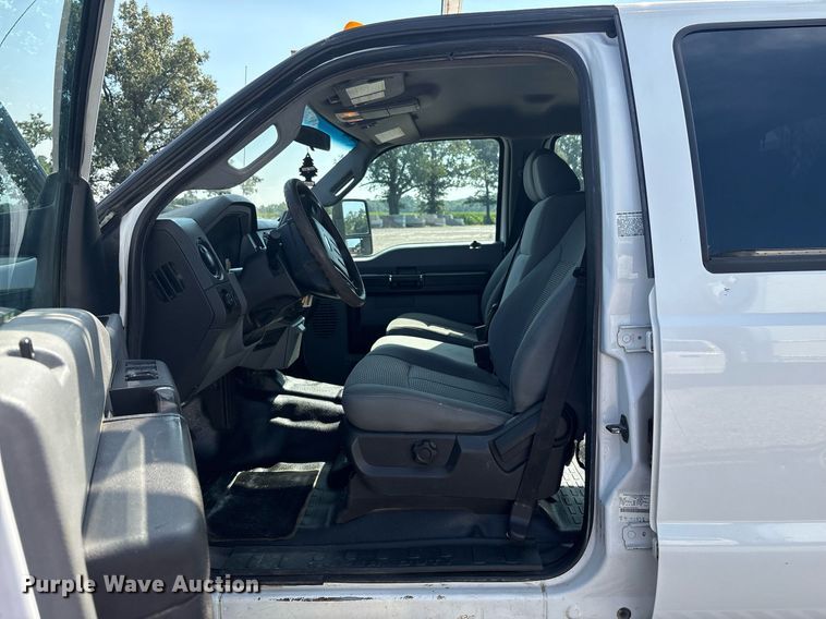 image for item EC4368 2016 Ford F450 Super Duty Crew Cab utility / service truck