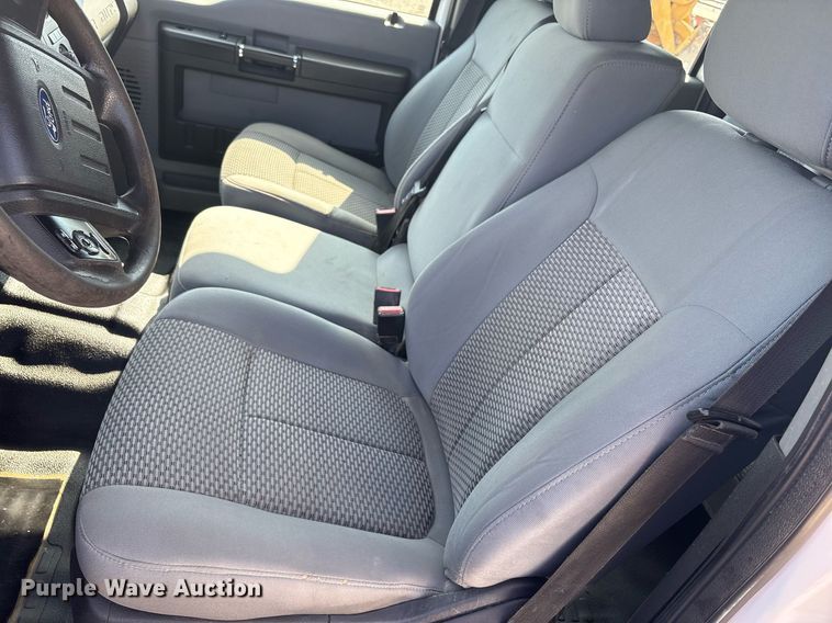 image for item EC4368 2016 Ford F450 Super Duty Crew Cab utility / service truck