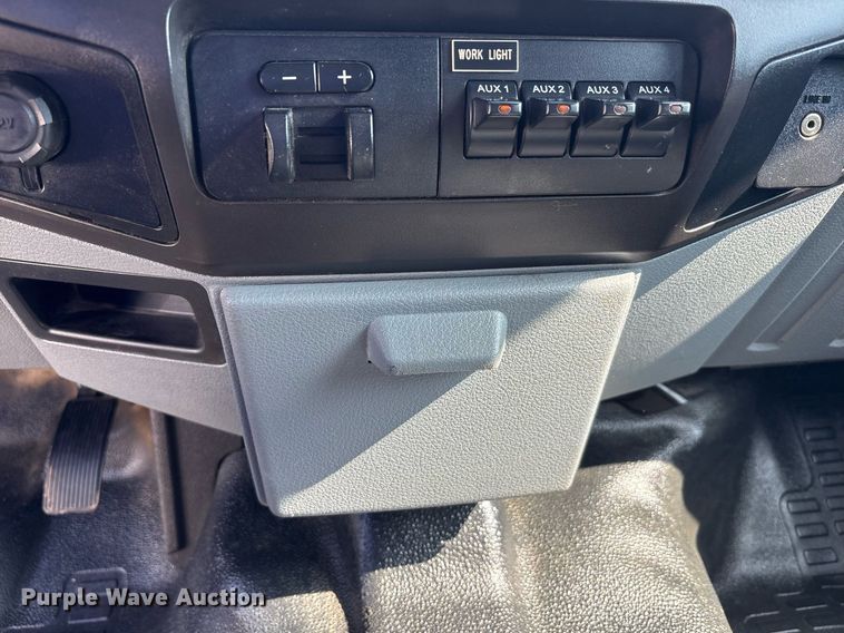 image for item EC4368 2016 Ford F450 Super Duty Crew Cab utility / service truck