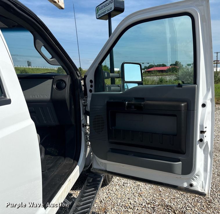 image for item EC4368 2016 Ford F450 Super Duty Crew Cab utility / service truck