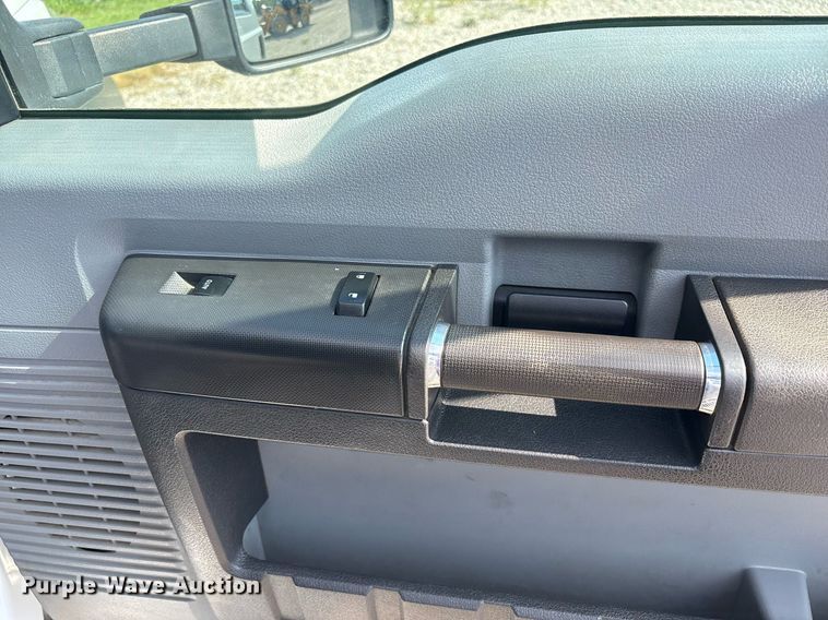 image for item EC4368 2016 Ford F450 Super Duty Crew Cab utility / service truck