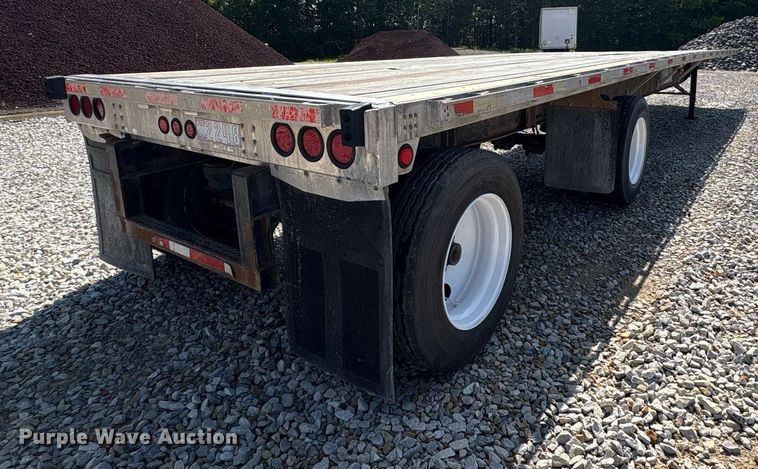 image for item EC4369 1998 Utility FS2CHA flatbed trailer