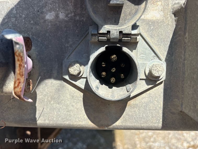 image for item EC4369 1998 Utility FS2CHA flatbed trailer