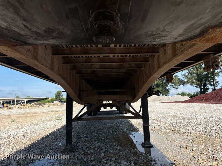 image for item EC4369 1998 Utility FS2CHA flatbed trailer