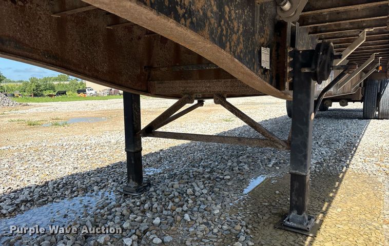 image for item EC4369 1998 Utility FS2CHA flatbed trailer