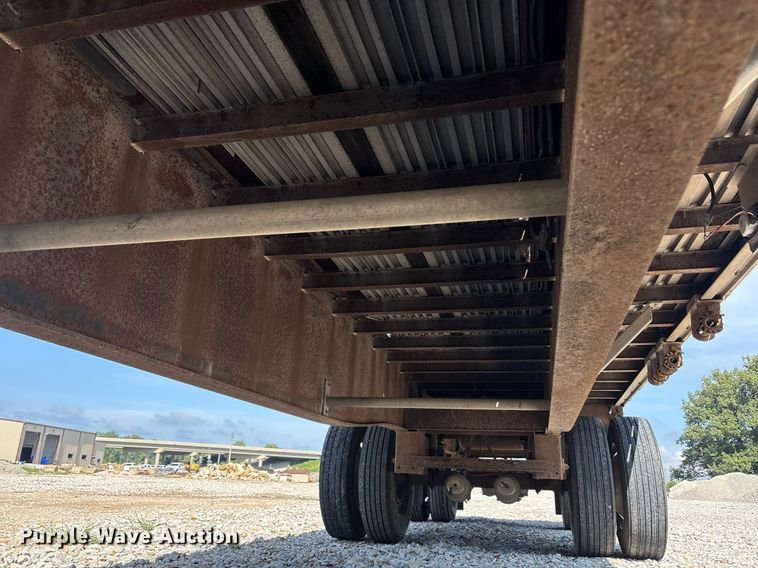 image for item EC4369 1998 Utility FS2CHA flatbed trailer