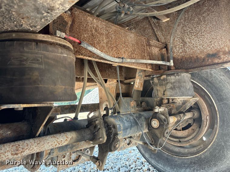 image for item EC4369 1998 Utility FS2CHA flatbed trailer