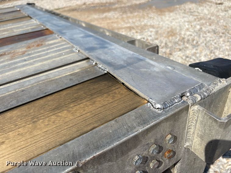 image for item EC4369 1998 Utility FS2CHA flatbed trailer