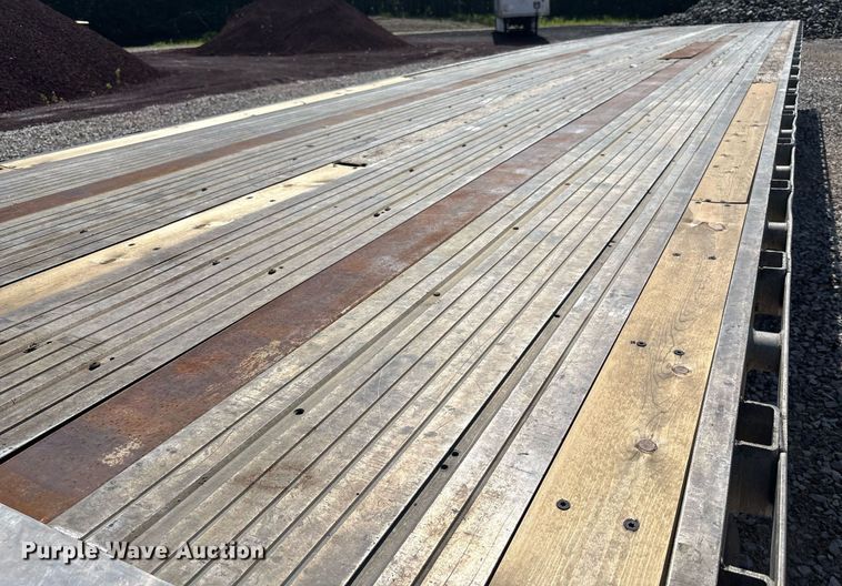 image for item EC4369 1998 Utility FS2CHA flatbed trailer