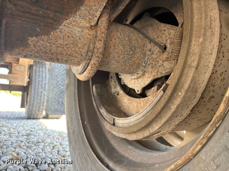 image for item EC4369 1998 Utility FS2CHA flatbed trailer