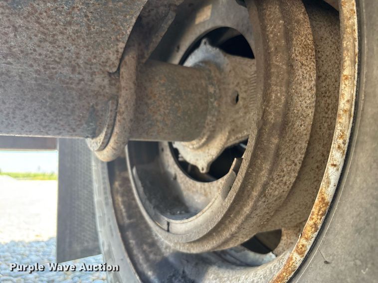 image for item EC4369 1998 Utility FS2CHA flatbed trailer