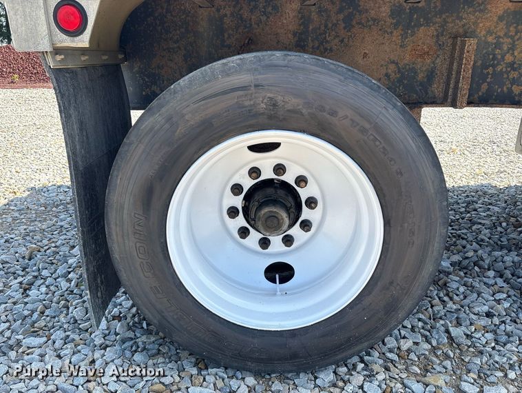 image for item EC4369 1998 Utility FS2CHA flatbed trailer