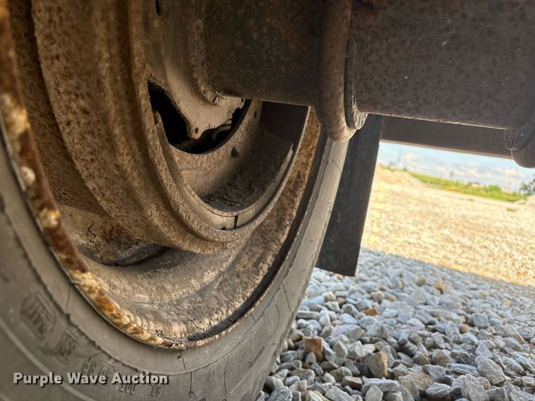 image for item EC4369 1998 Utility FS2CHA flatbed trailer