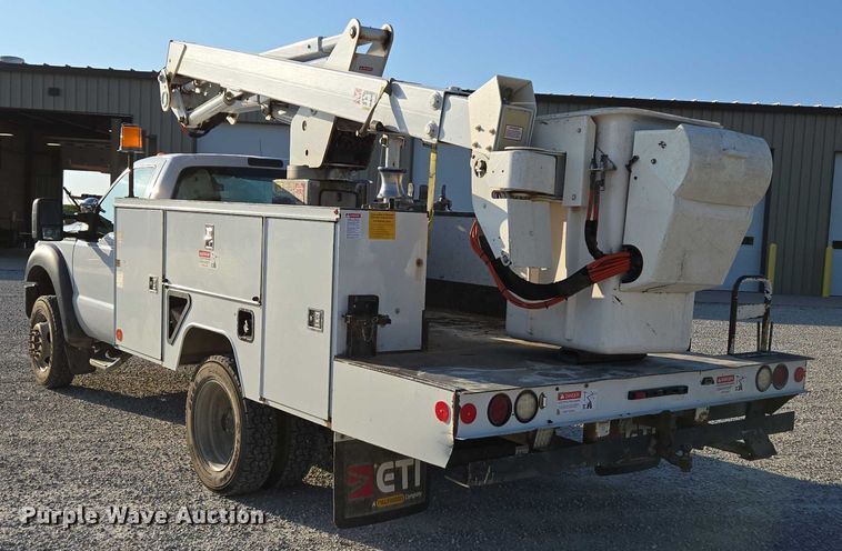 image for item ED2164 2016 Ford F550 Super Duty XL bucket truck