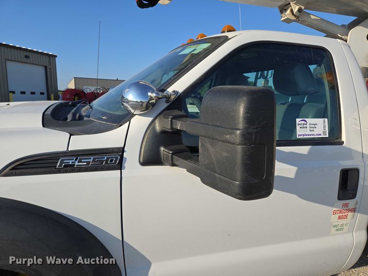 image for item ED2164 2016 Ford F550 Super Duty XL bucket truck