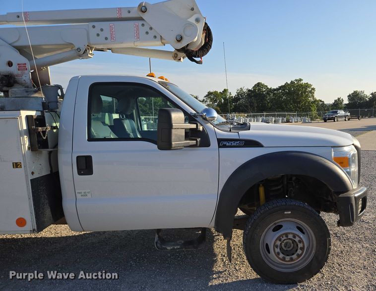 image for item ED2164 2016 Ford F550 Super Duty XL bucket truck