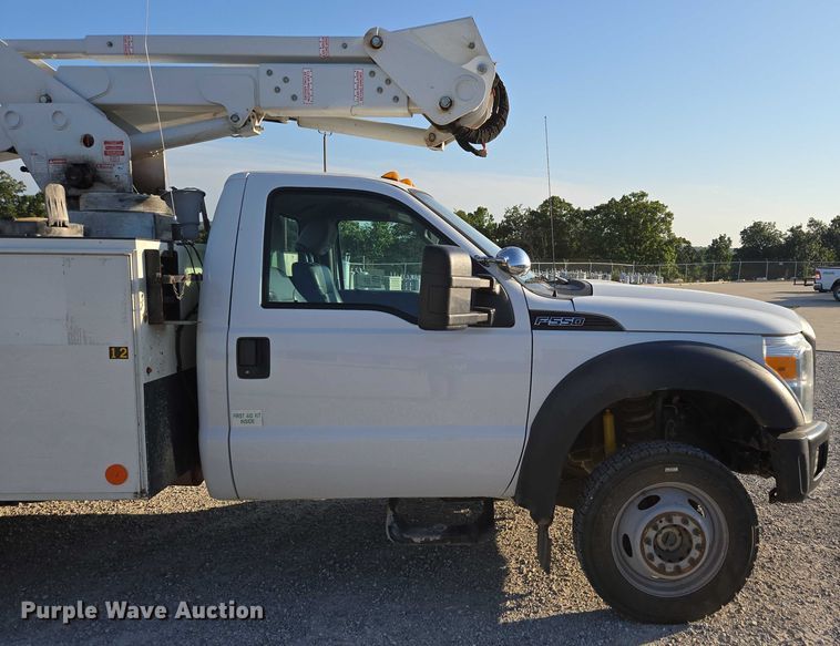 image for item ED2164 2016 Ford F550 Super Duty XL bucket truck